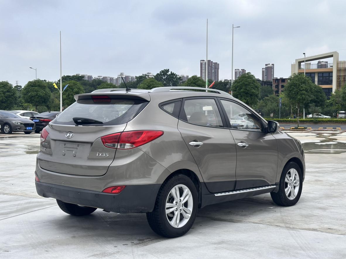 Hyundai ix35 2012 thumb 4