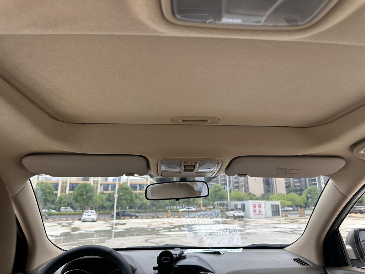 Hyundai ix35 2012 thumb 6