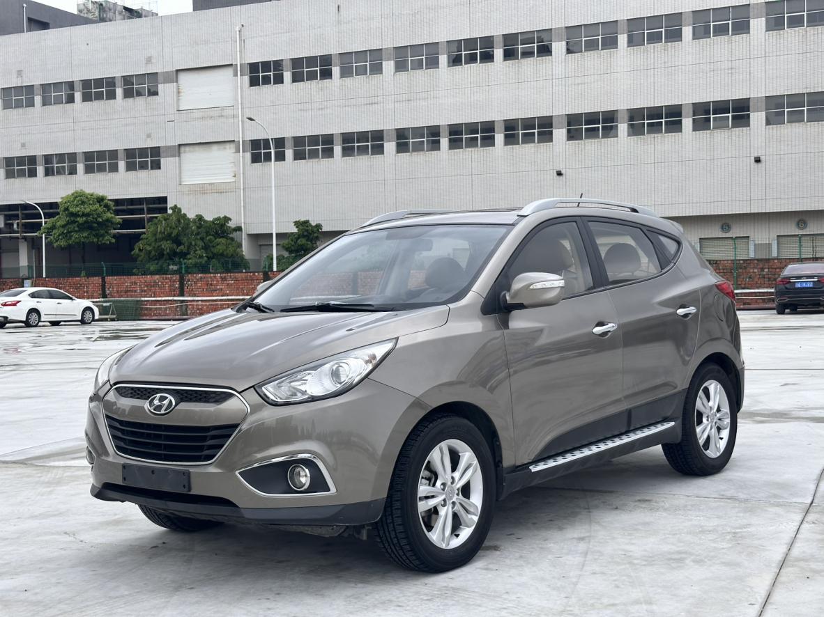 Hyundai ix35 2012 thumb 12