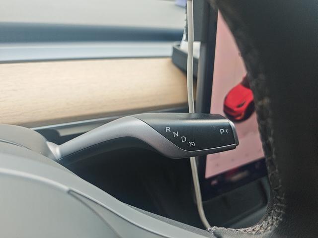 Tesla Model Y 2022 thumb 7