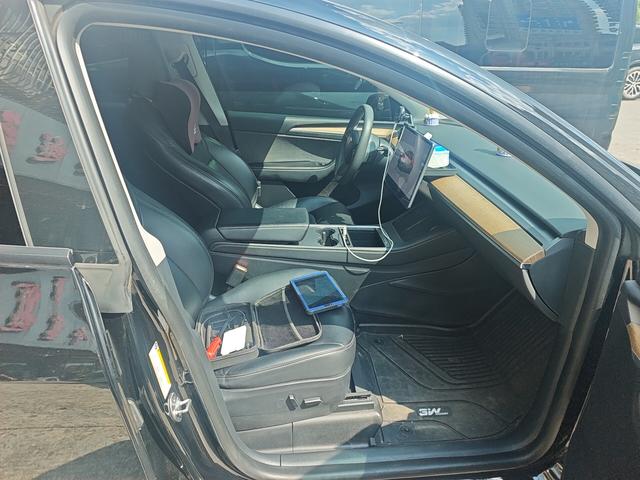Tesla Model Y 2022 thumb 9