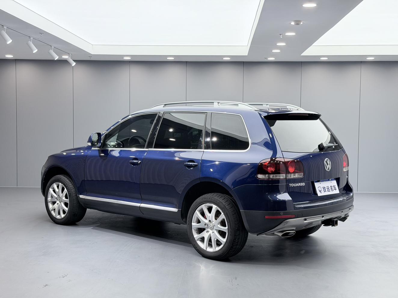 Volkswagen Touareg 2010 thumb 2