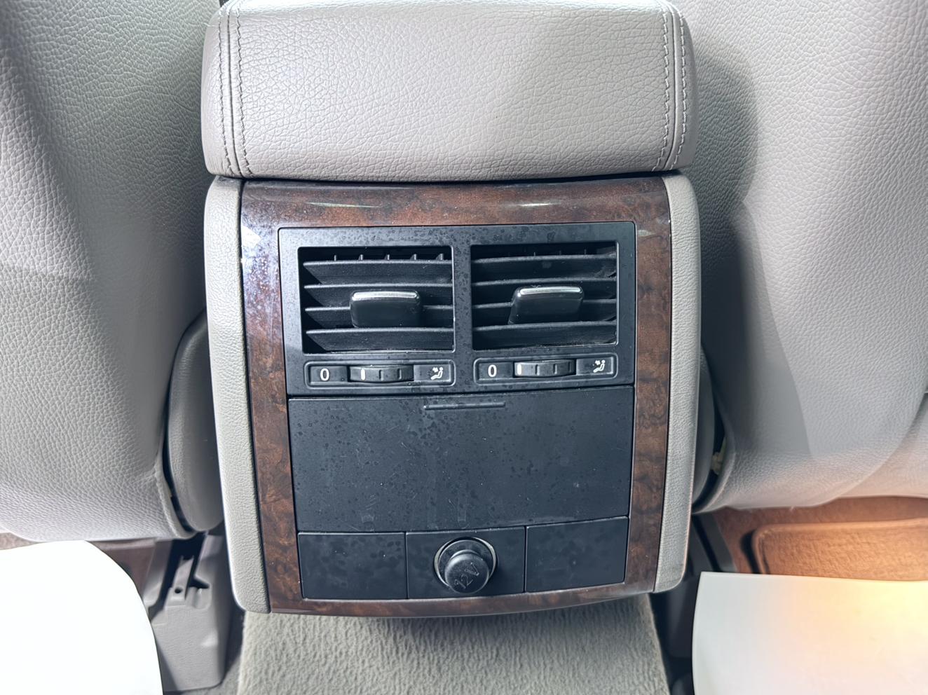 Volkswagen Touareg 2010 thumb 7