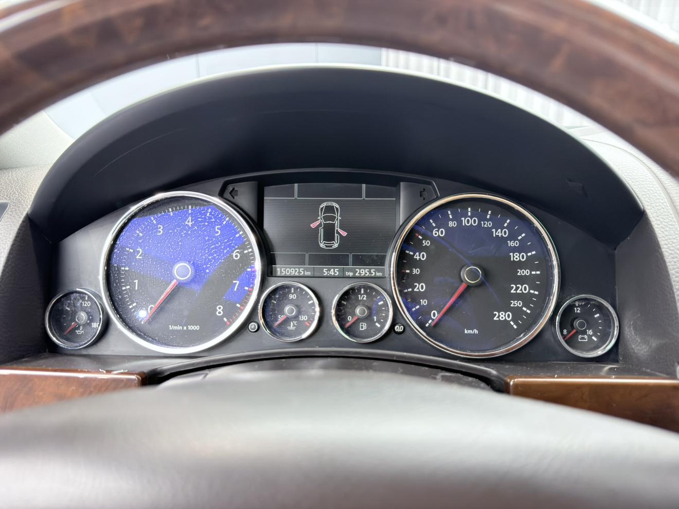 Volkswagen Touareg 2010 thumb 10