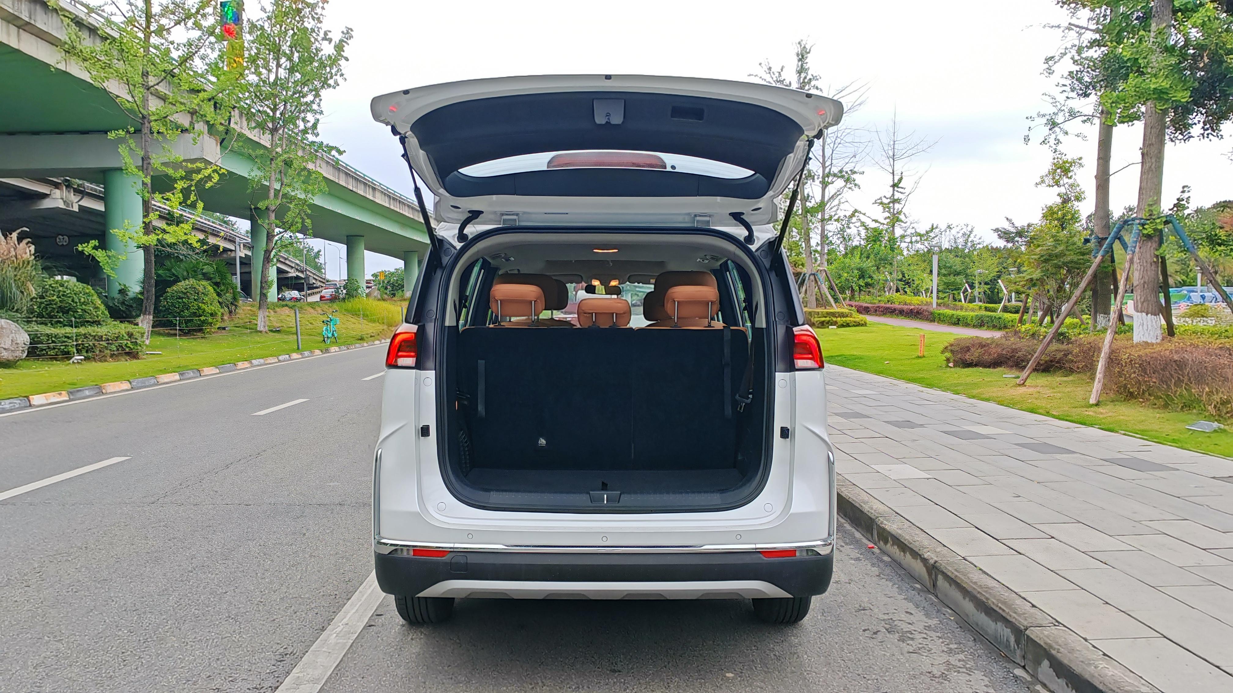 Maxus G50 PHEV 2025 thumb 8