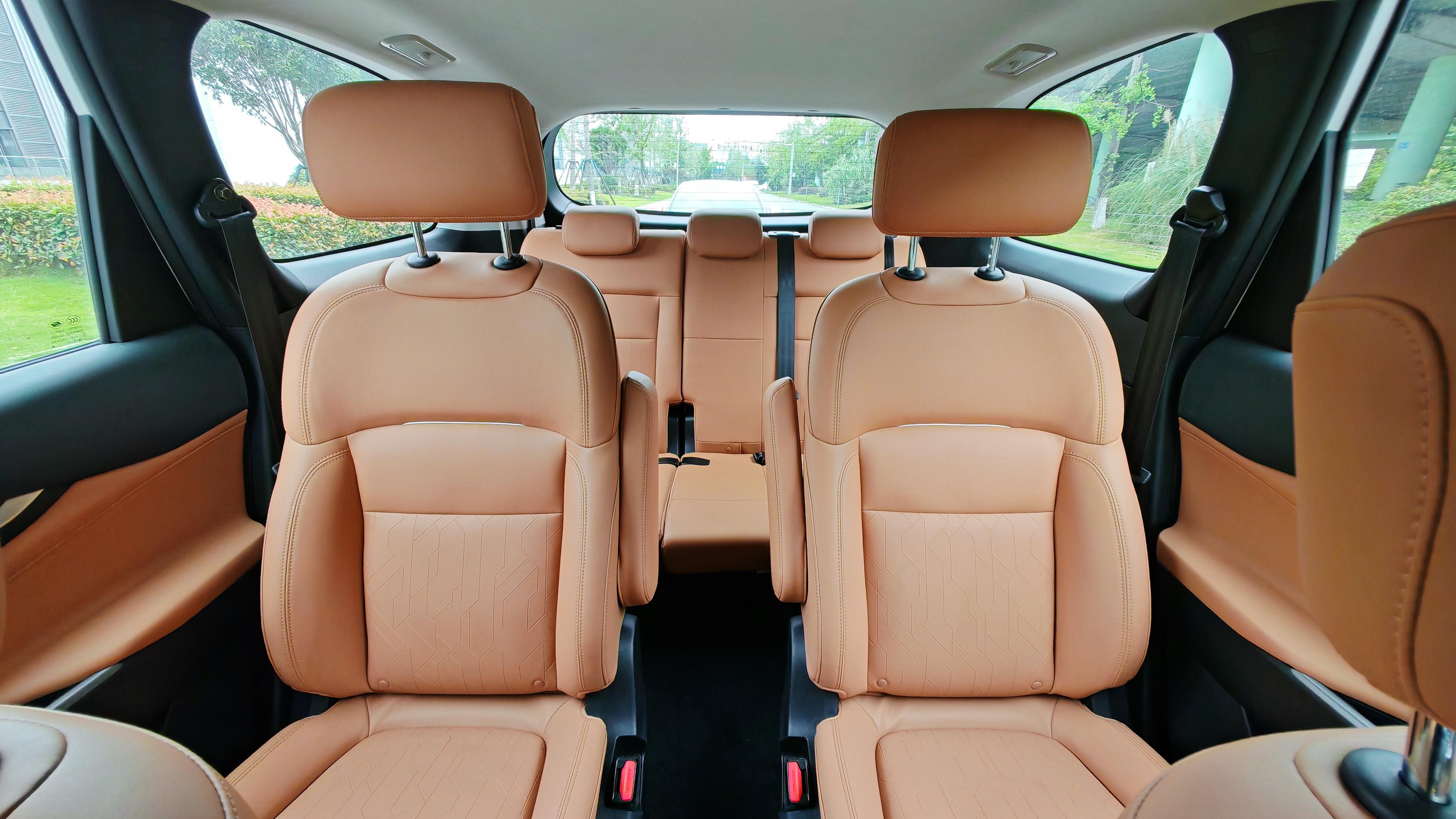 Maxus G50 PHEV 2025 thumb 10