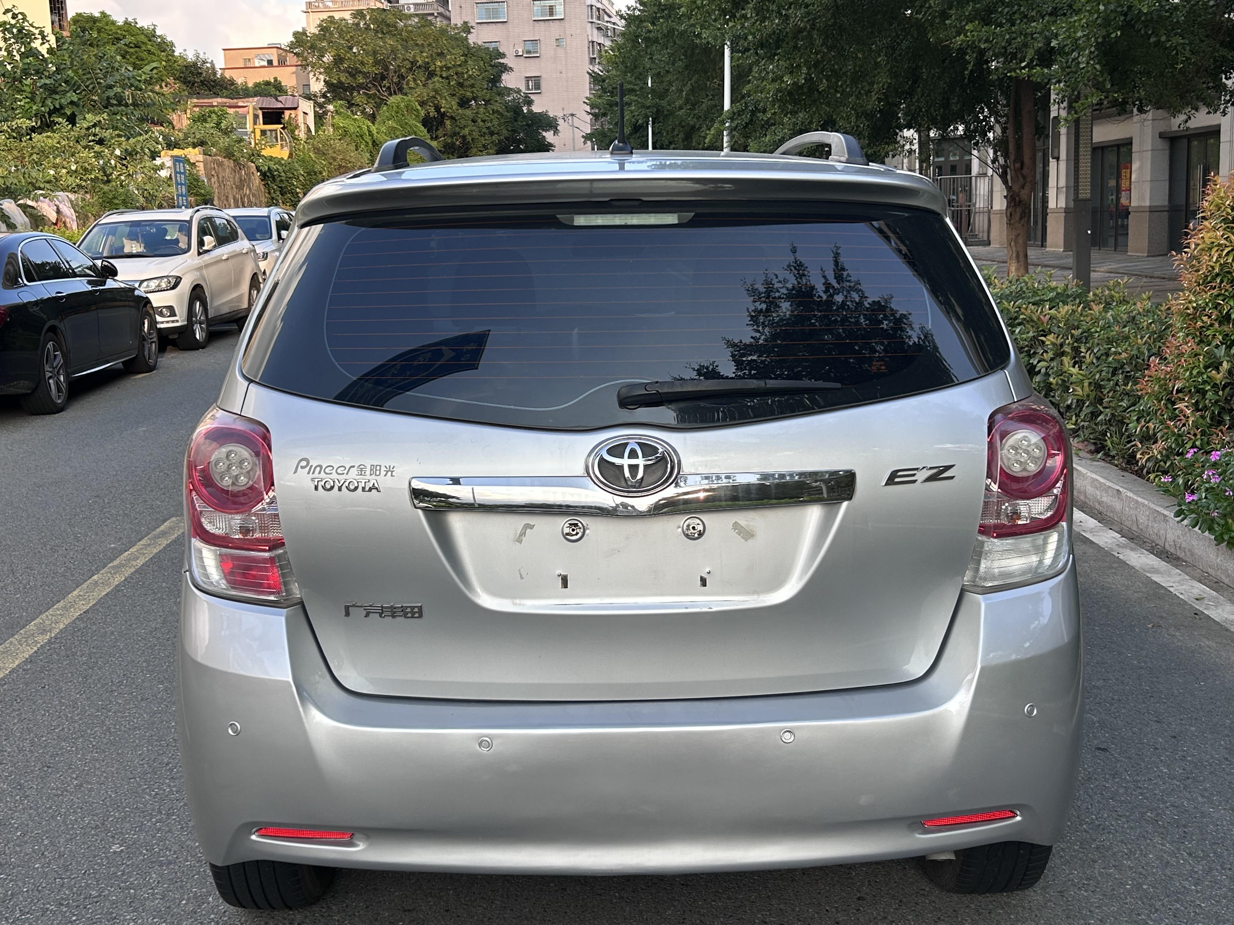Toyota Izoa 2011 thumb 3