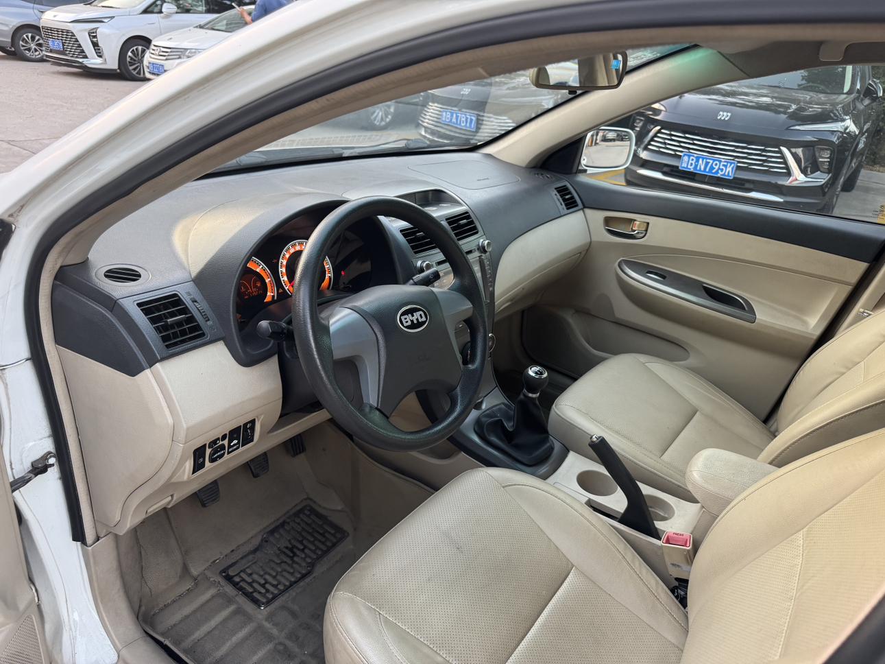 BYD L3 2015 thumb 8