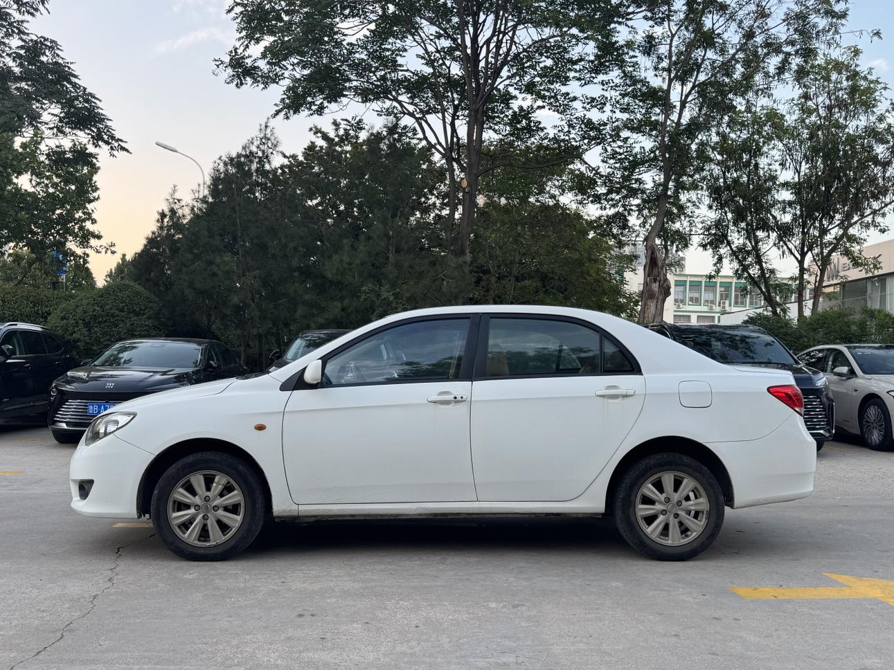 BYD L3 2015 thumb 12