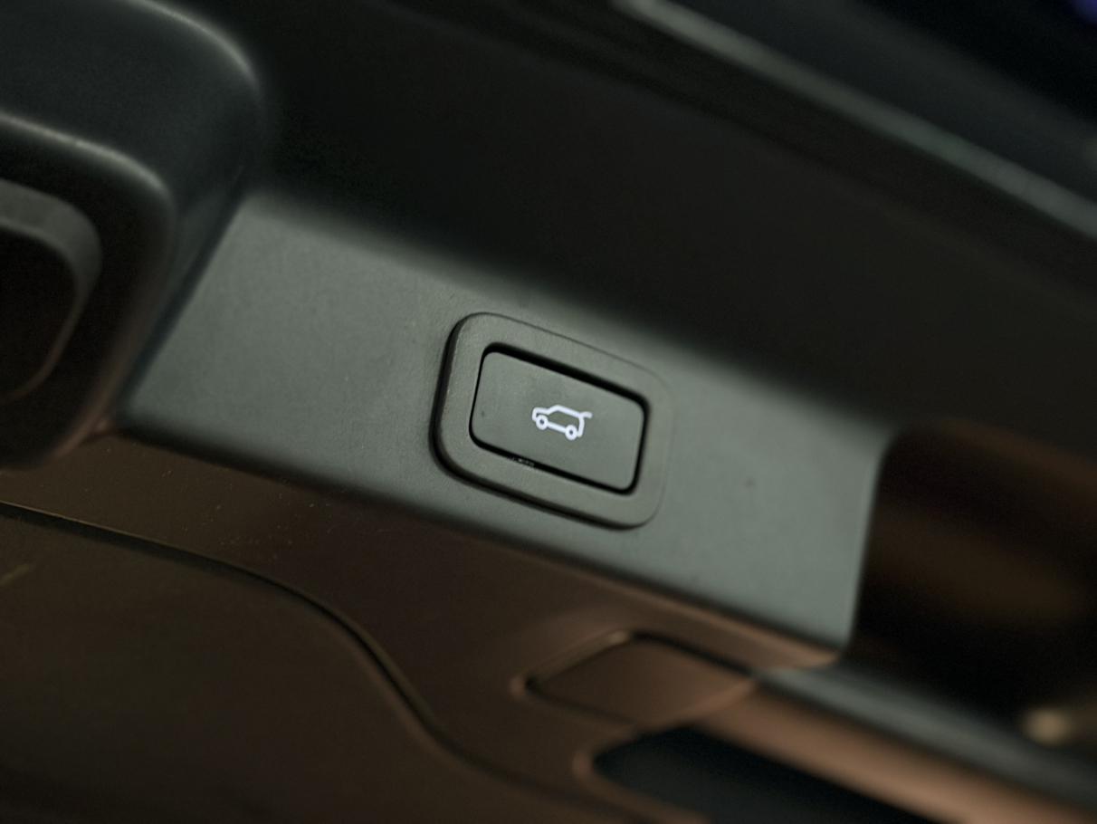 Jaguar F-Pace 2018 thumb 11