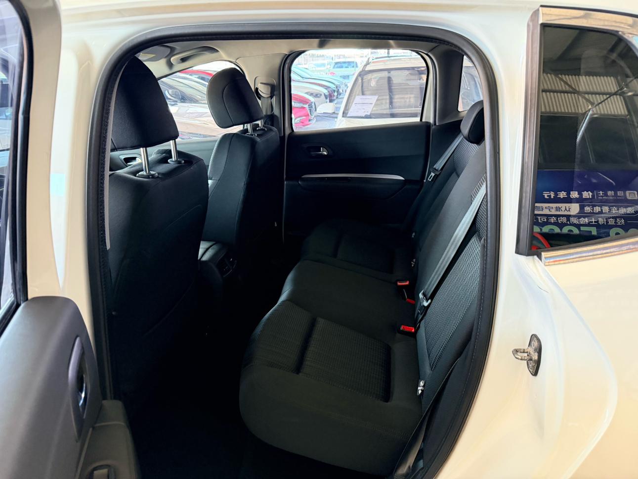 Peugeot 3008 2018 thumb 8