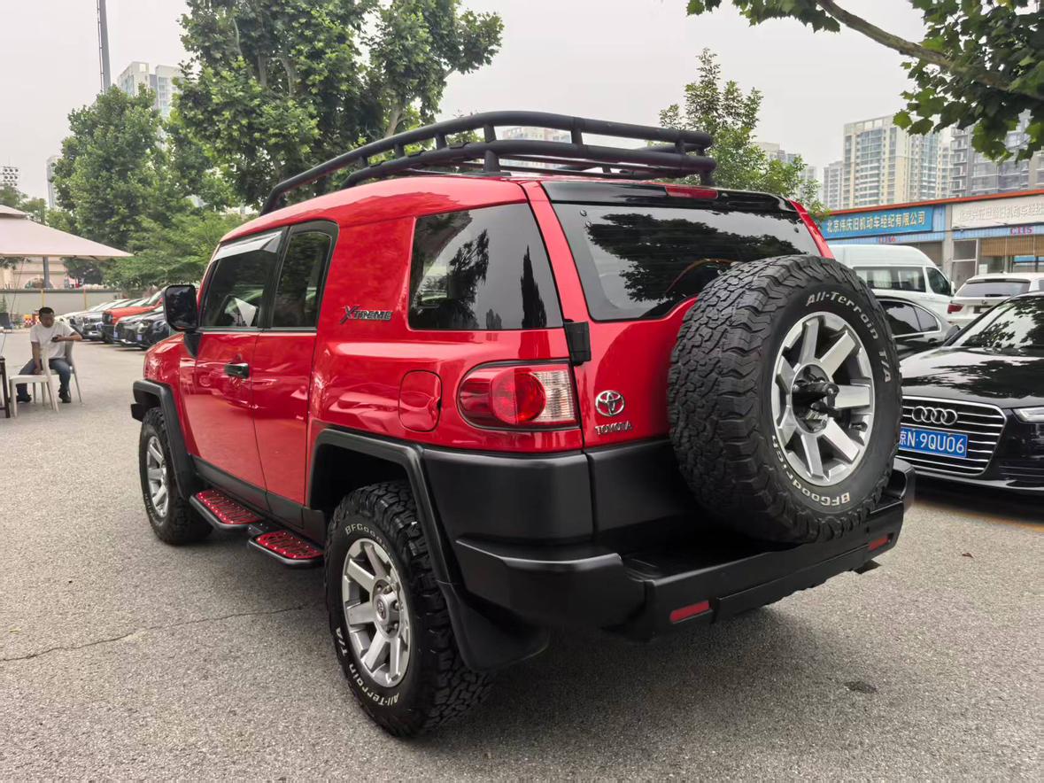 Toyota FJ Cruiser 2017 thumb 2