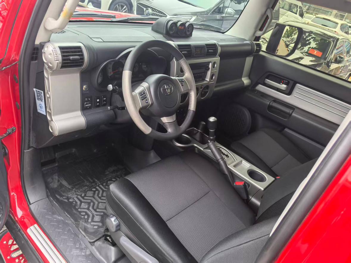 Toyota FJ Cruiser 2017 thumb 6