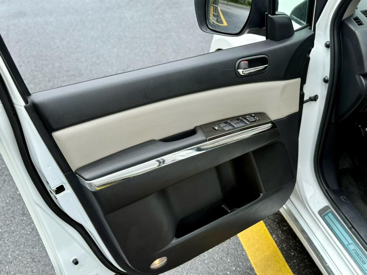 Mazda MPV 2015 thumb 3