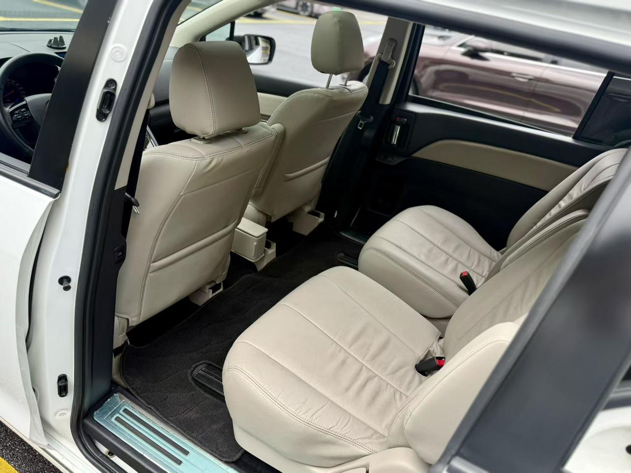 Mazda MPV 2015 thumb 10