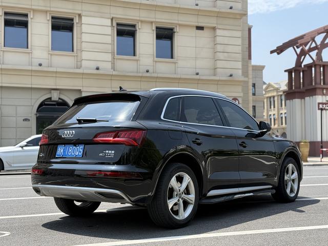 Audi Q5 2018 thumb 4