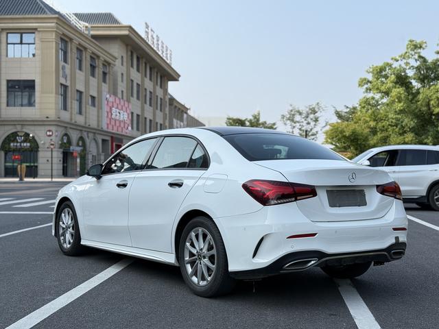 Mercedes-Benz A-Класс 2019 thumb 2