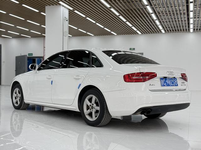 Audi A4 2015 thumb 2