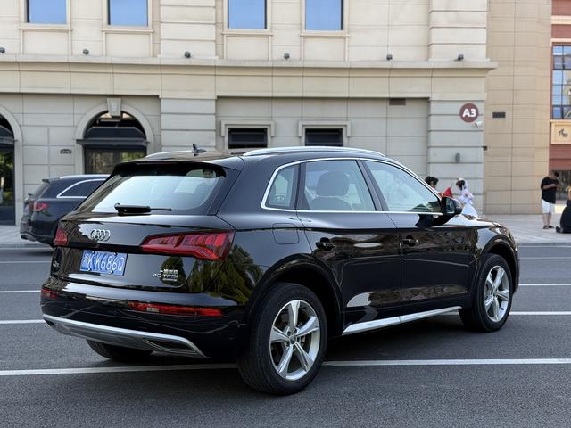 Audi Q5 2018 thumb 4