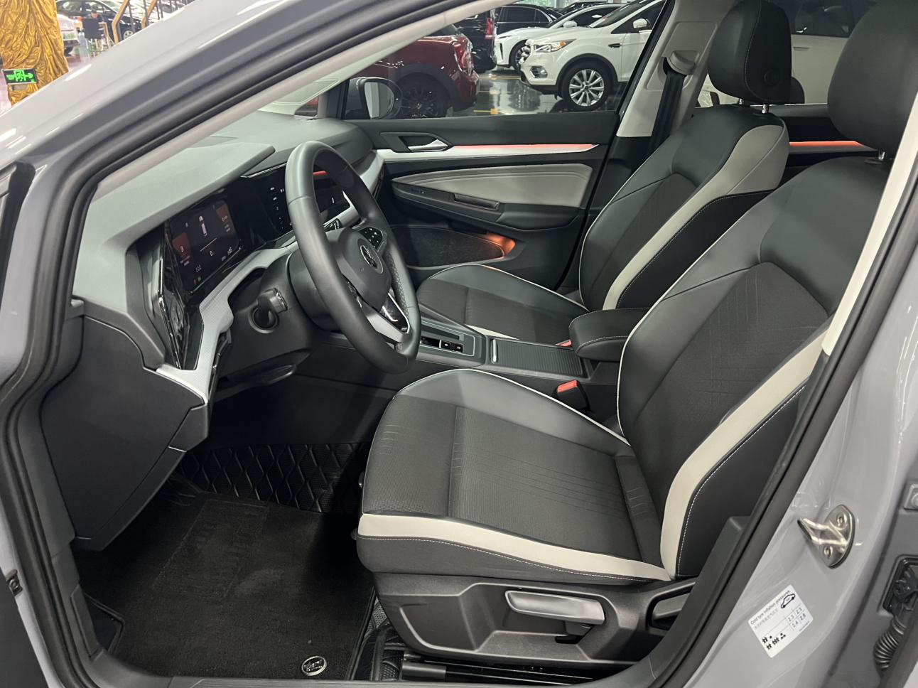Volkswagen Golf Sportsvan 2023 thumb 5
