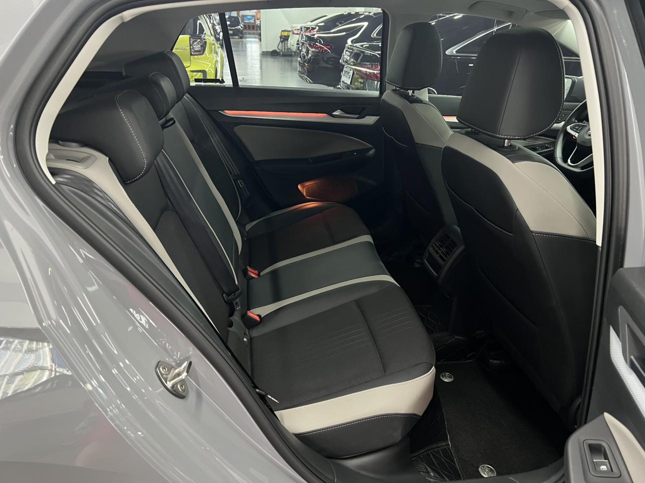 Volkswagen Golf Sportsvan 2023 thumb 6
