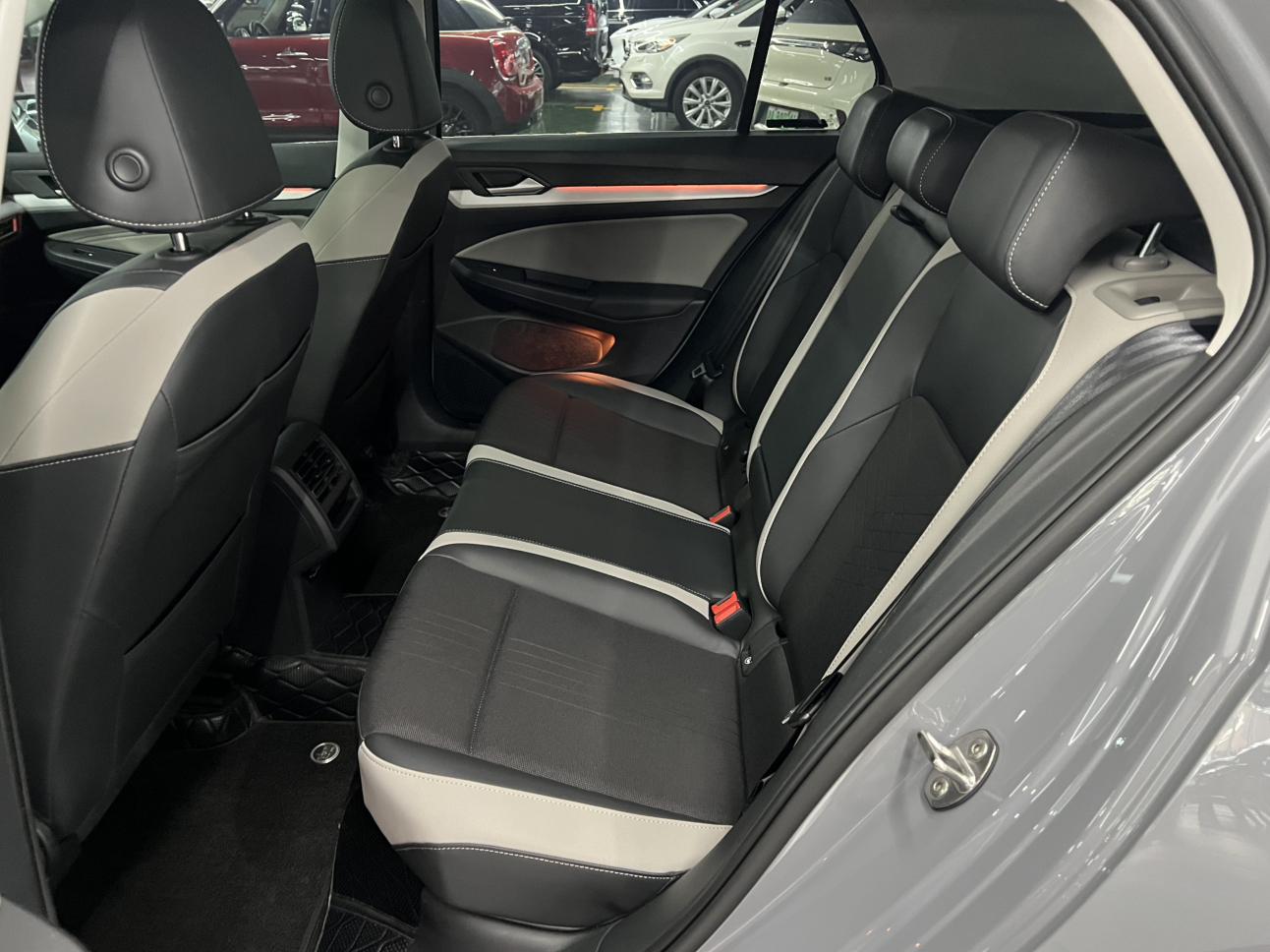 Volkswagen Golf Sportsvan 2023 thumb 7