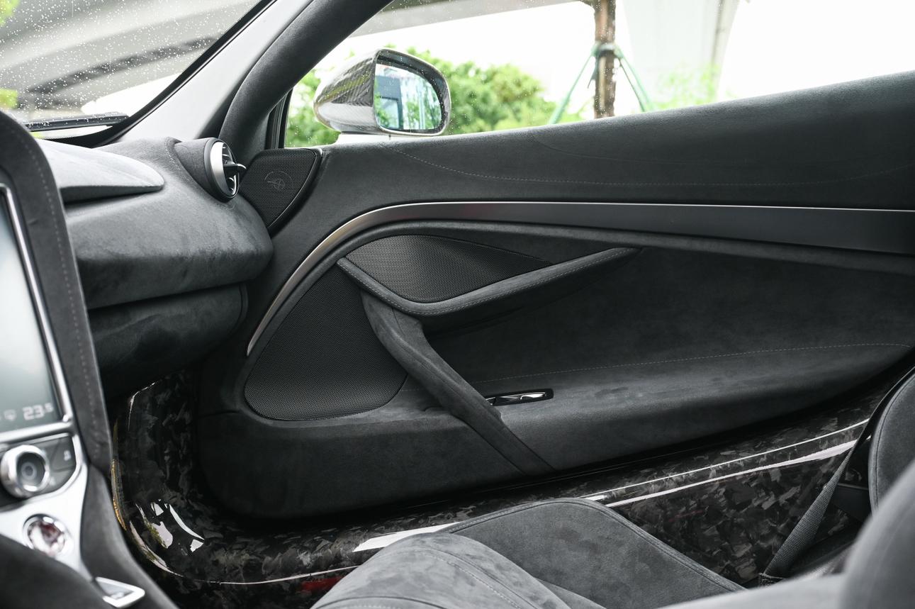 McLaren 720S 2019 thumb 8