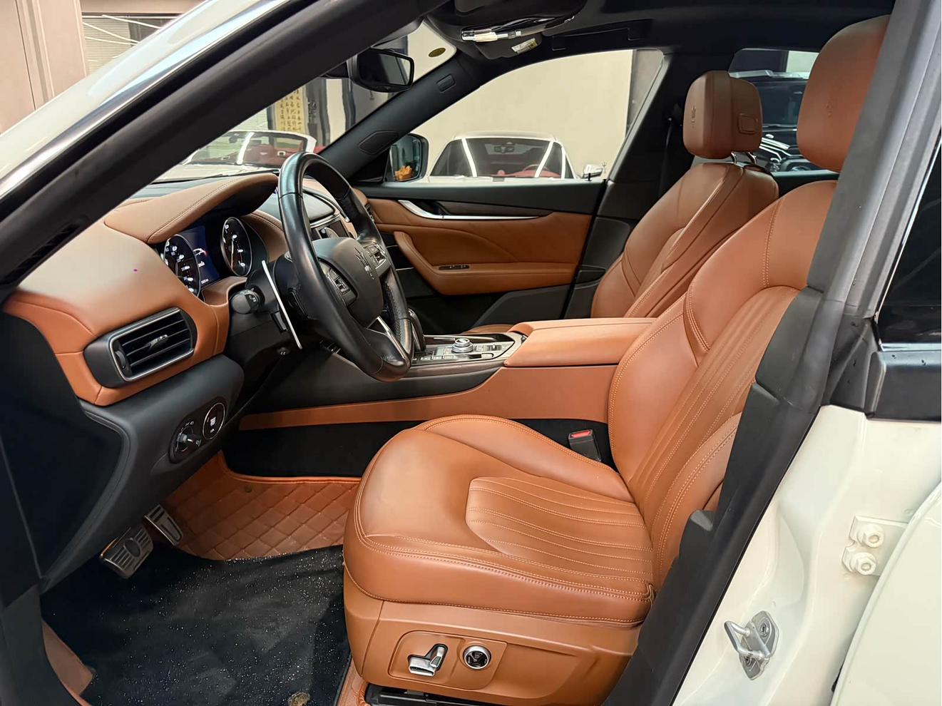 Maserati Levante 2021 thumb 10