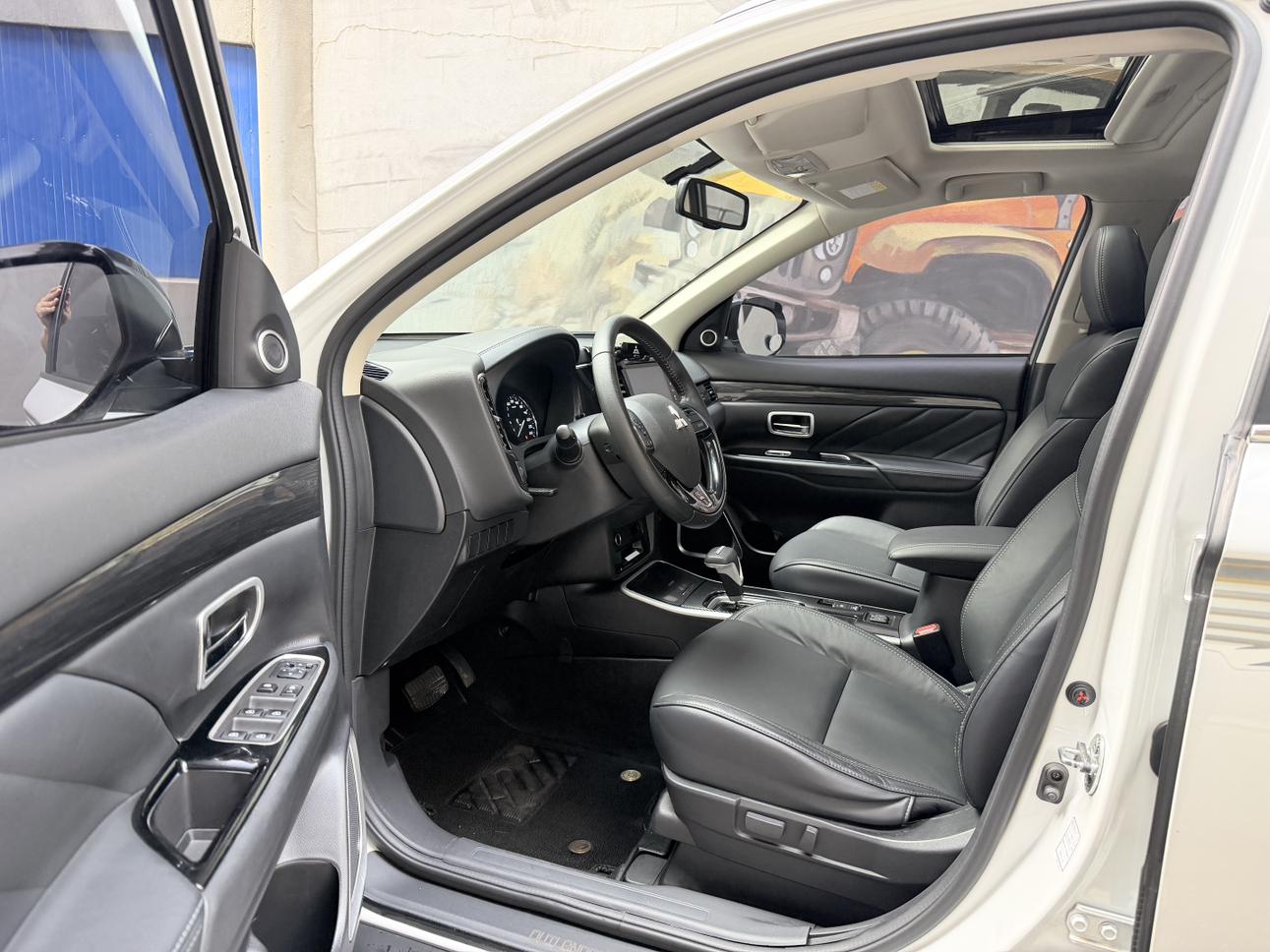 Mitsubishi Outlander 2020 thumb 6
