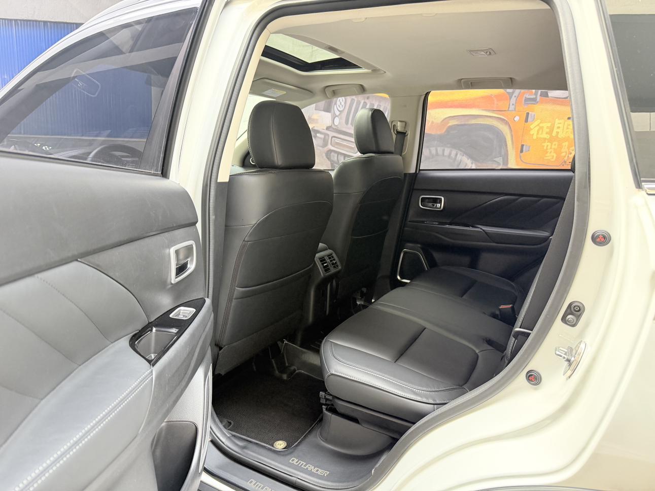 Mitsubishi Outlander 2020 thumb 7