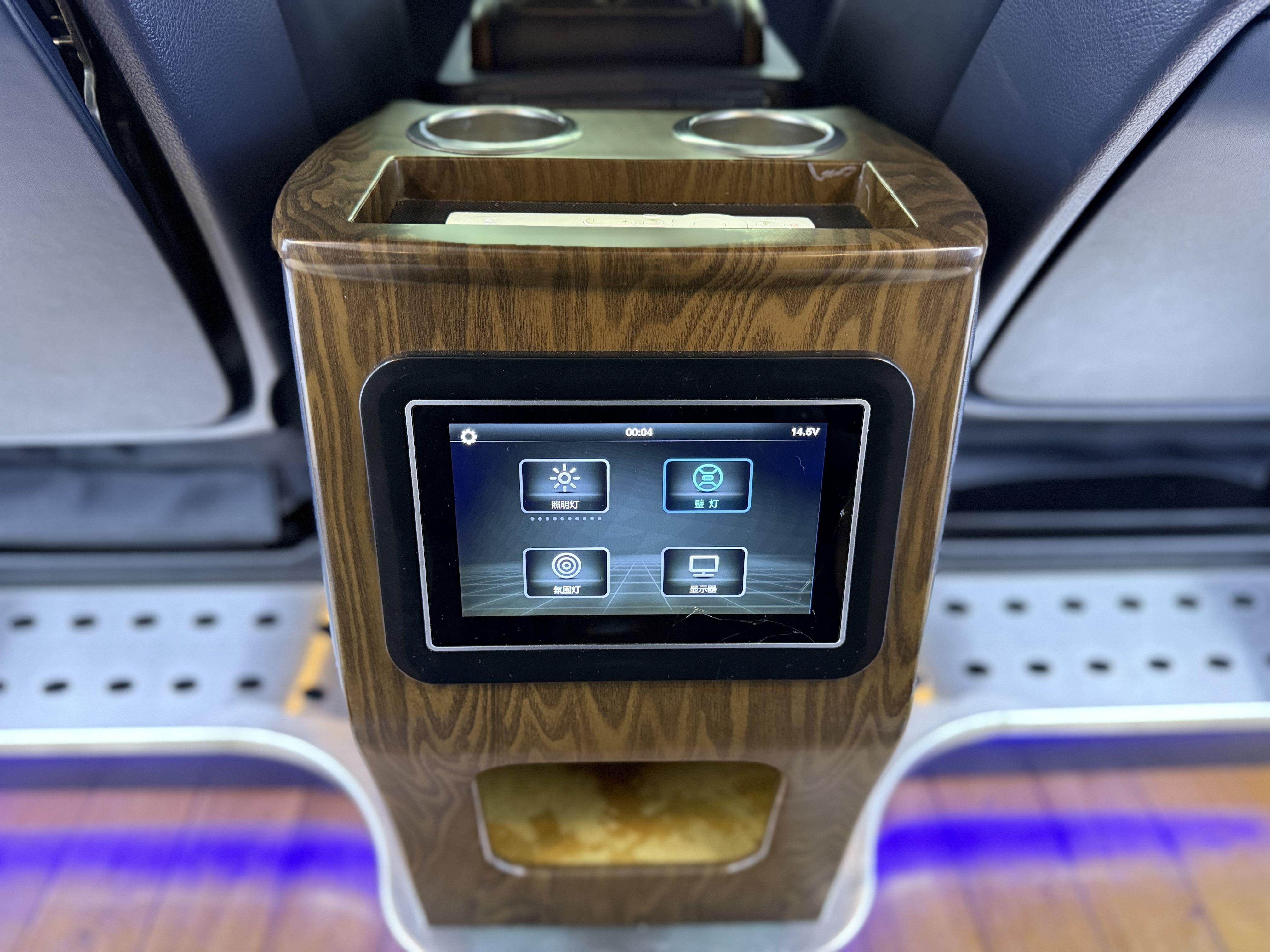 Mercedes-Benz V-Класс 2018 thumb 12