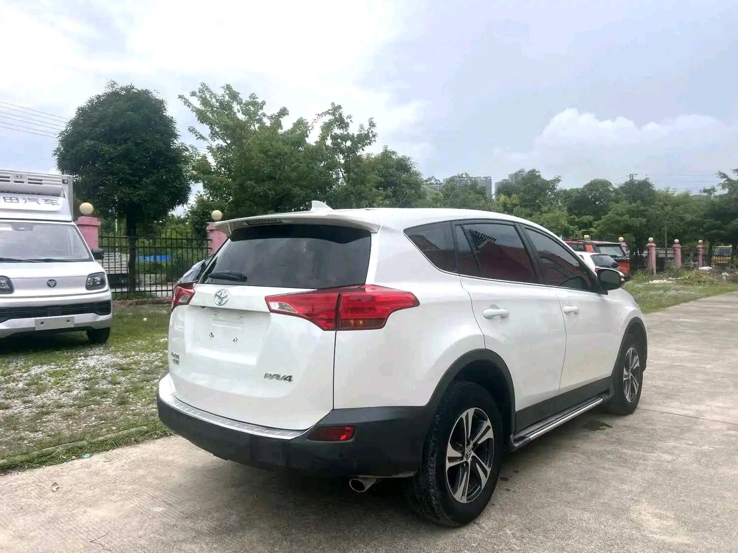 Toyota RAV4 2015 thumb 3