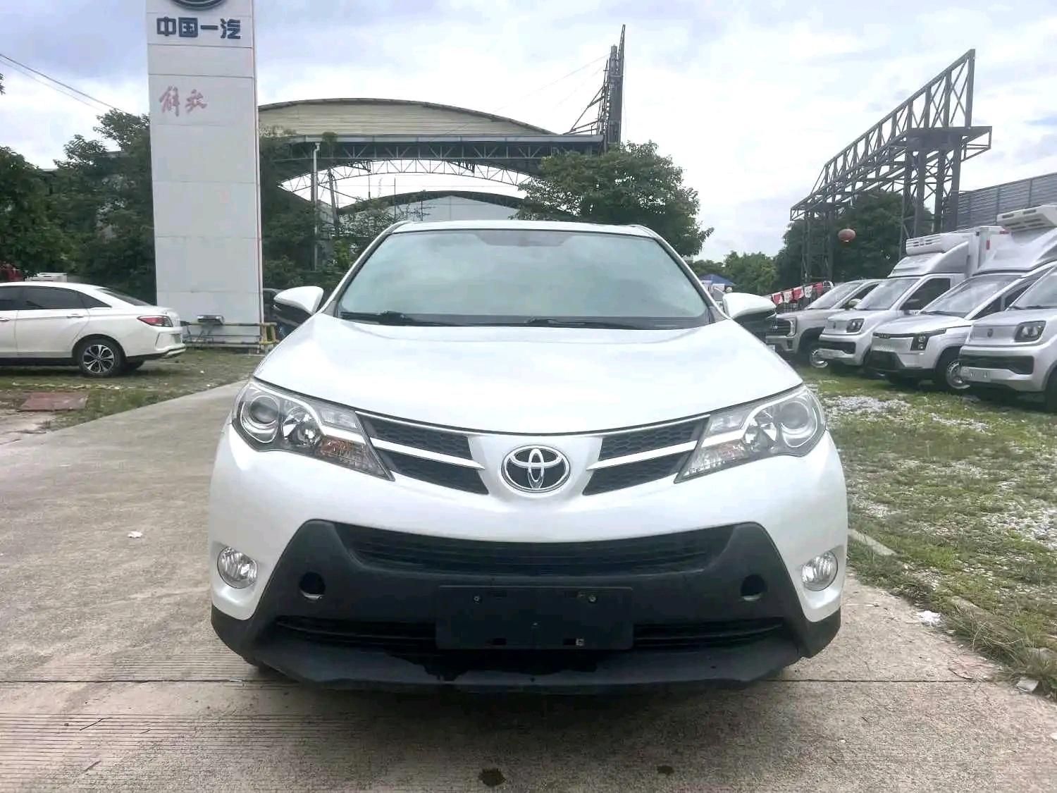 Toyota RAV4 2015 thumb 10