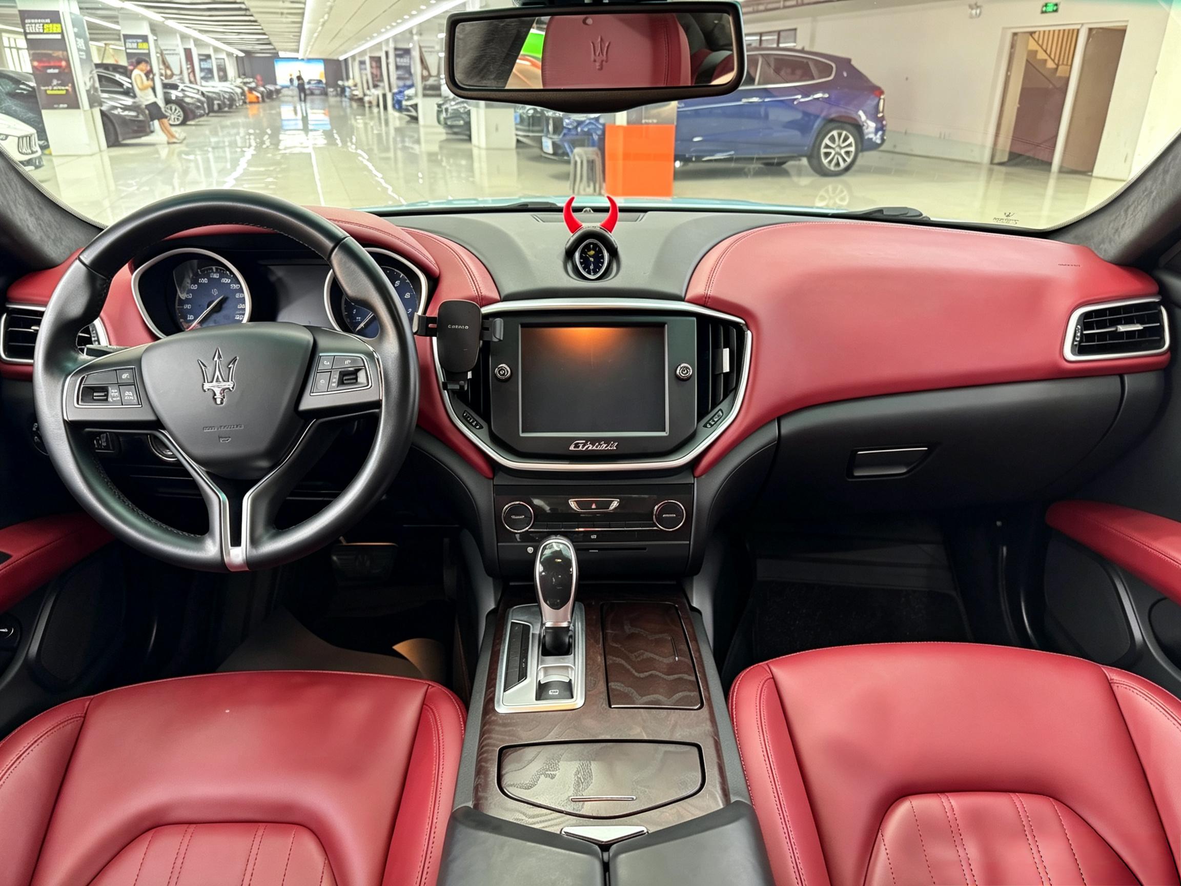 Maserati Ghibli 2014 thumb 3
