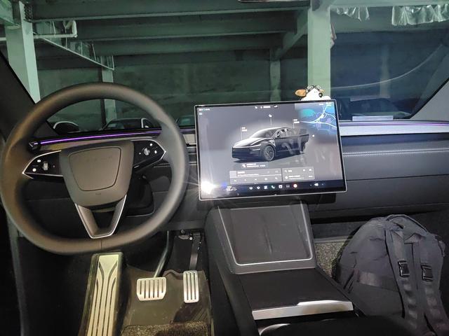 Tesla Model Y 2026 thumb 3