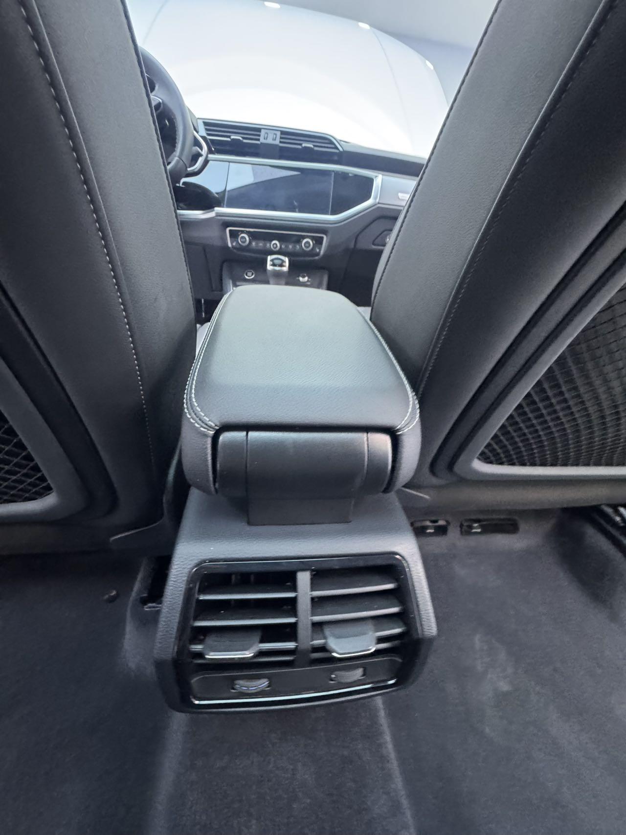 Audi Q3 2022 thumb 8