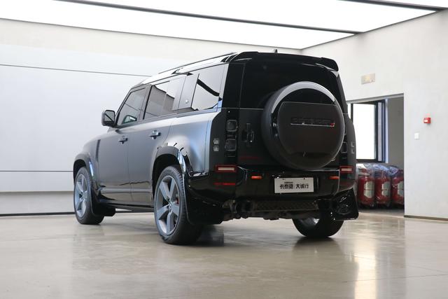Land Rover Defender 2024 thumb 2