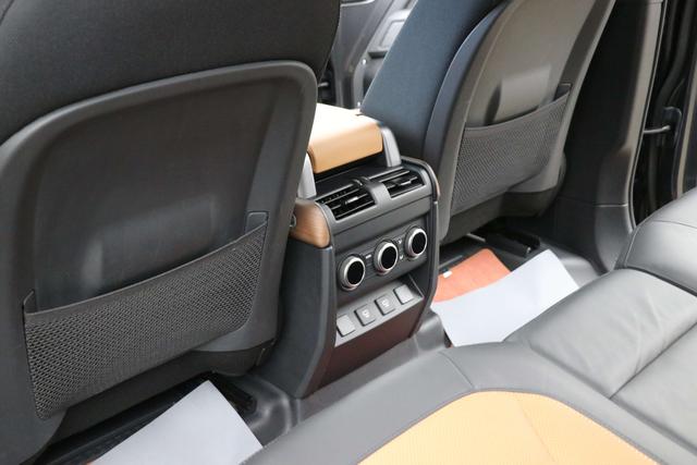 Land Rover Defender 2024 thumb 10