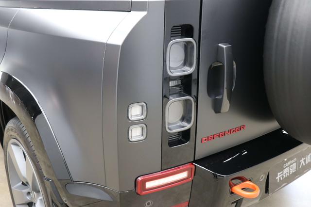 Land Rover Defender 2024 thumb 11