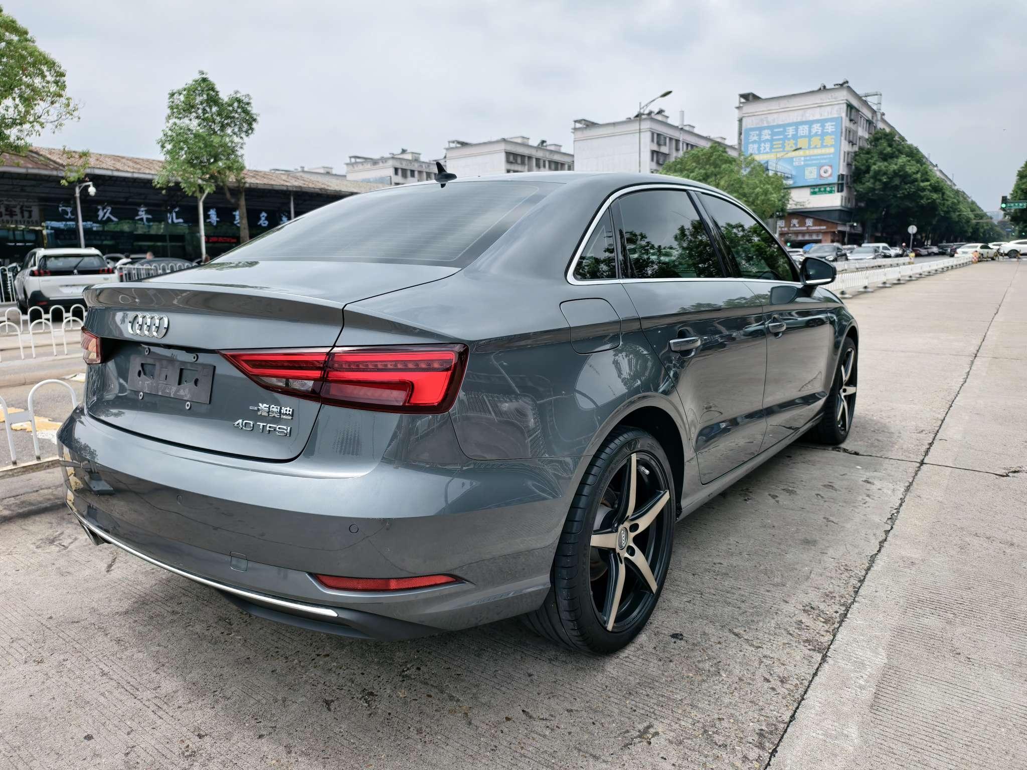 Audi A3 2019 thumb 4