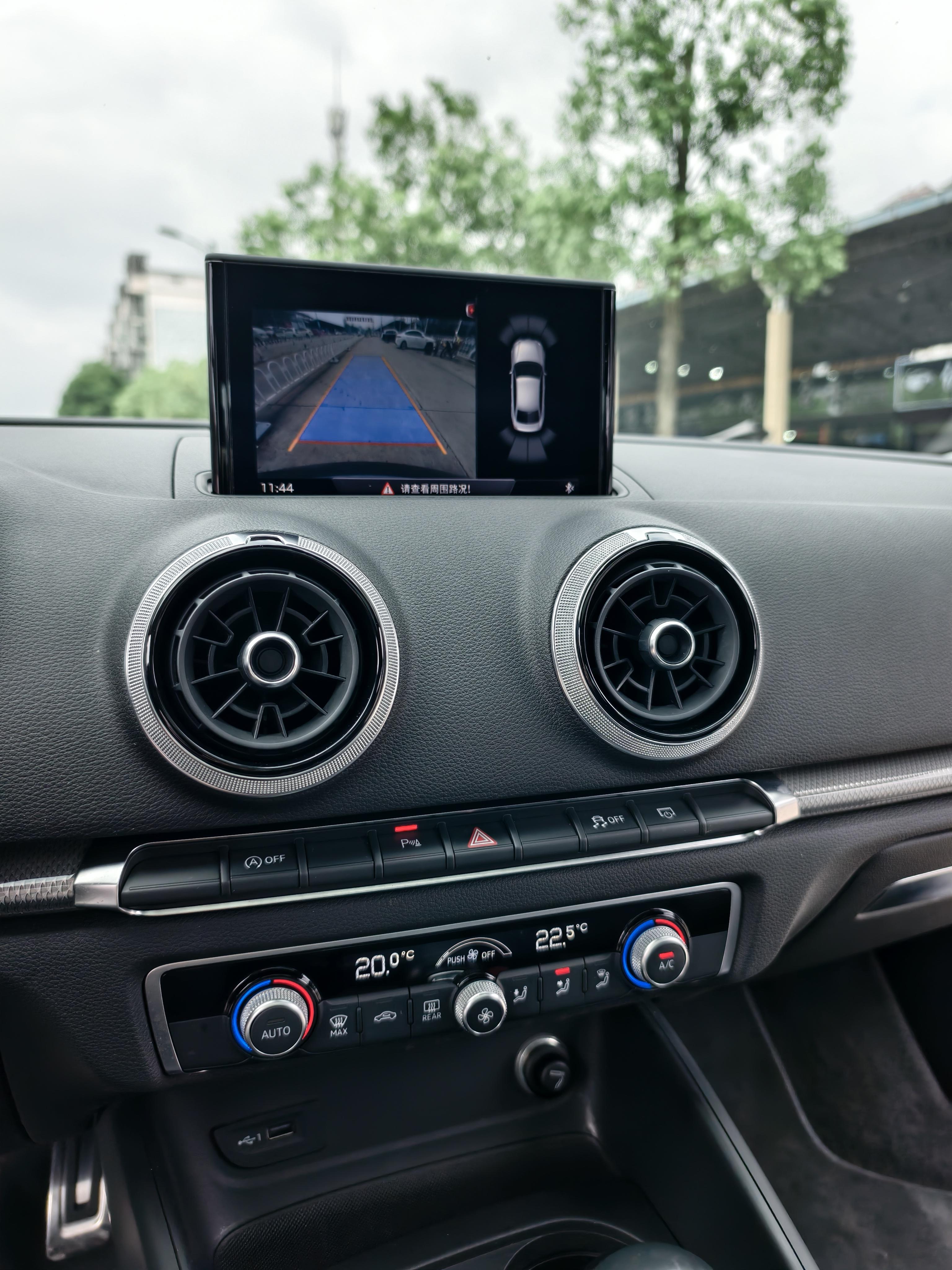 Audi A3 2019 thumb 8