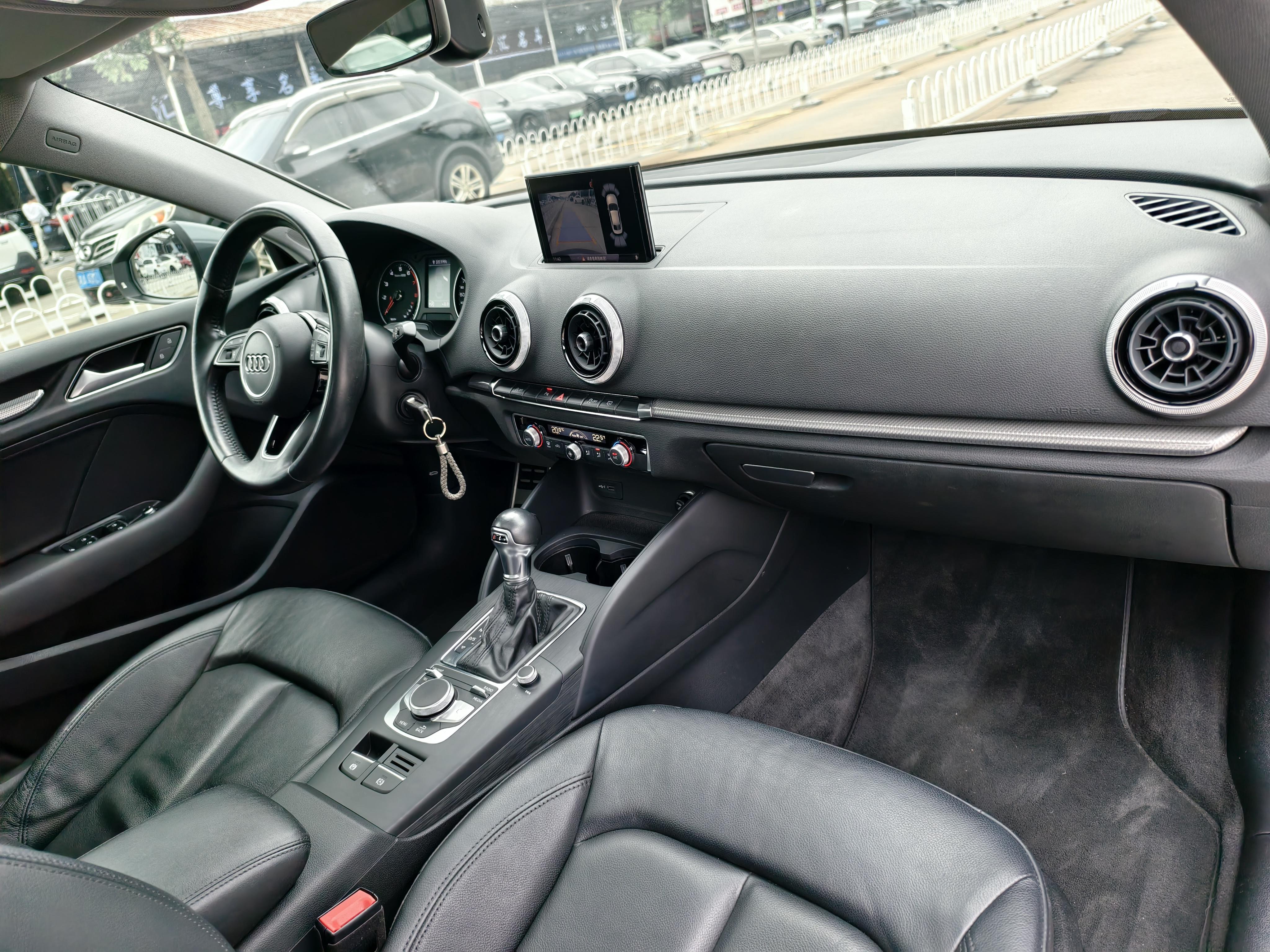 Audi A3 2019 thumb 10