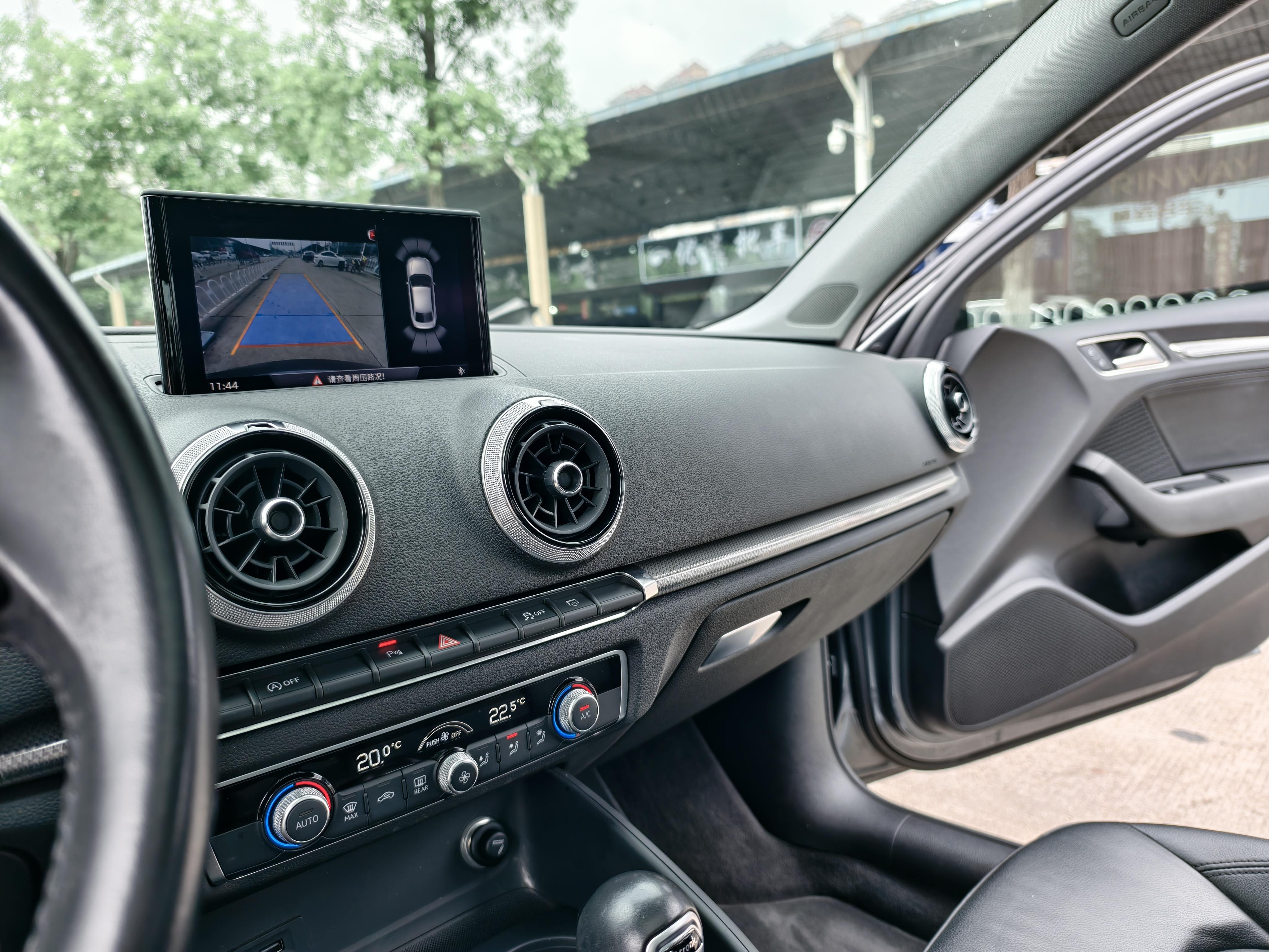 Audi A3 2019 thumb 11