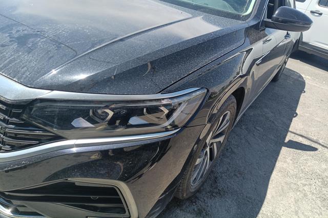 Volkswagen Passat 2022 thumb 2