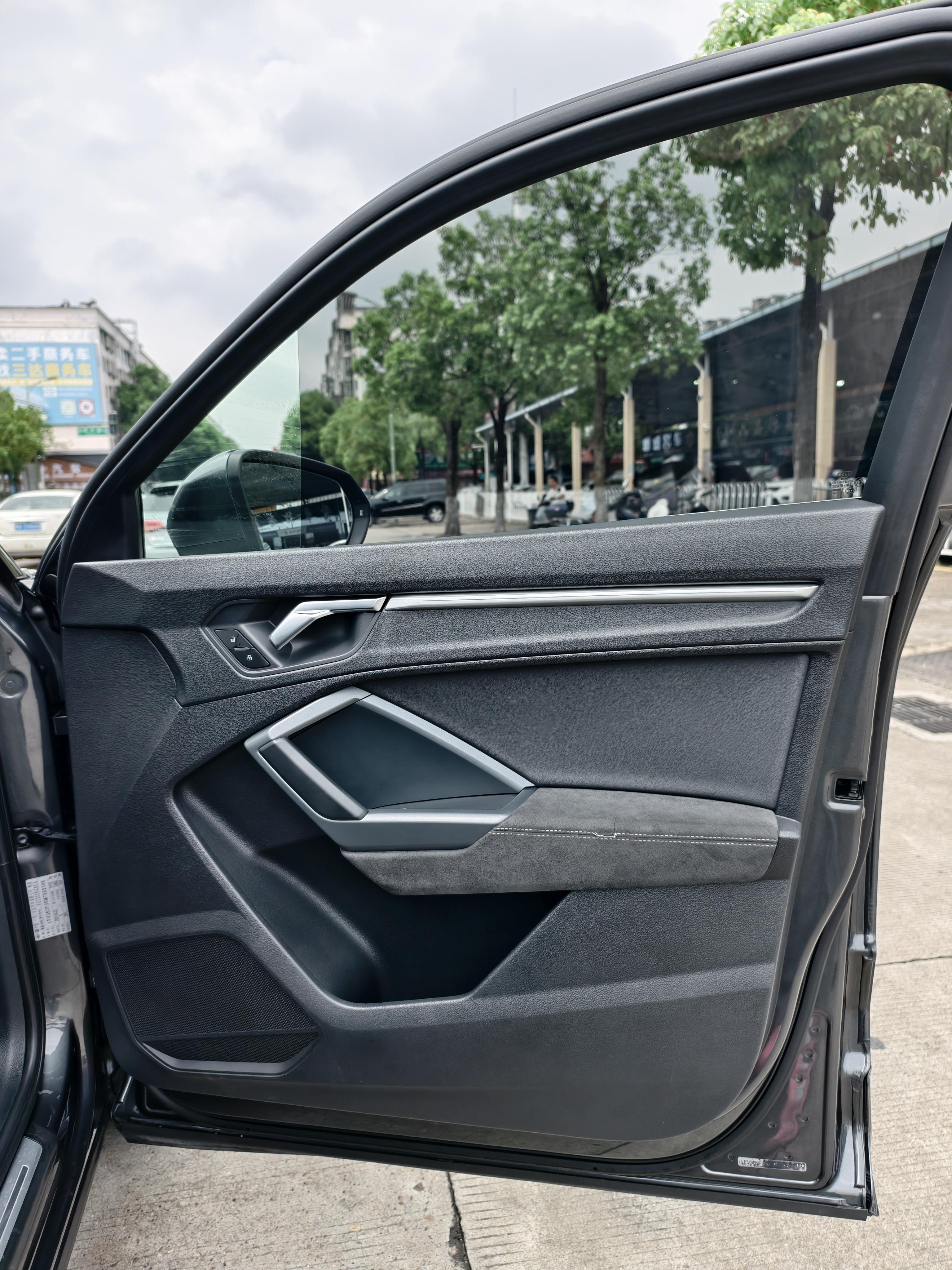Audi Q3 Sportback 2020 thumb 5