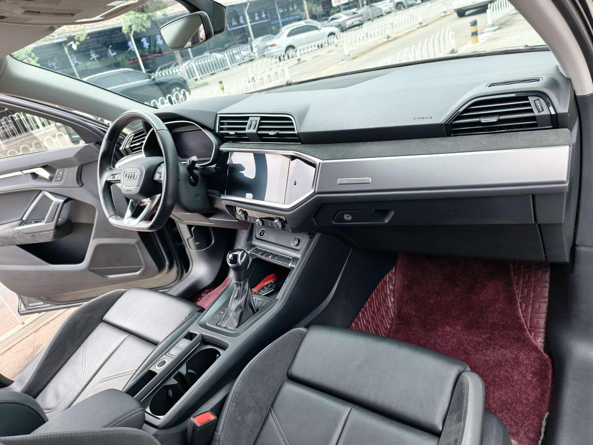 Audi Q3 Sportback 2020 thumb 10