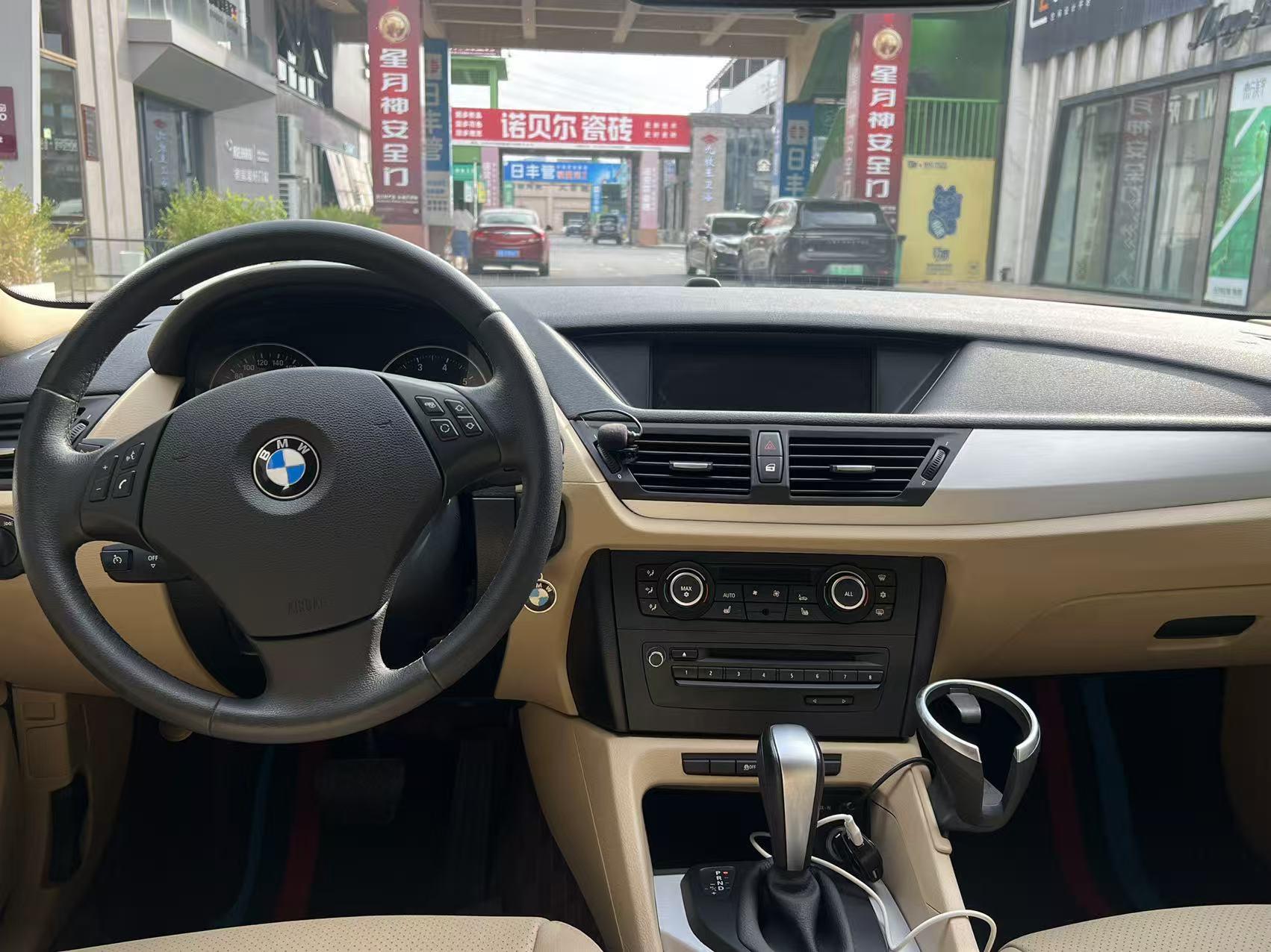 BMW X1 2012 thumb 5