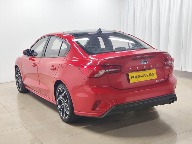 Ford Focus ST 2021 thumb 3