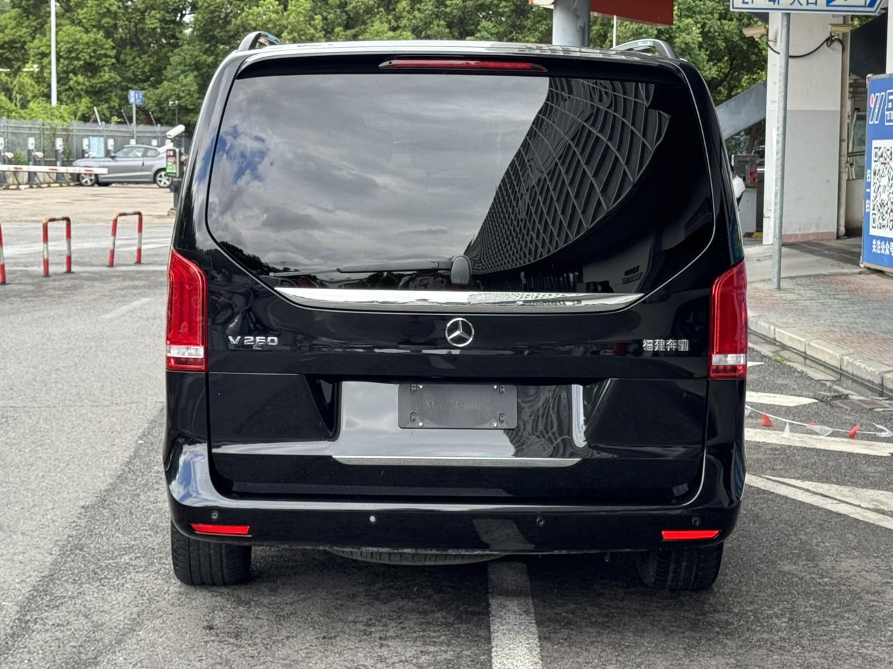 Mercedes-Benz V-Класс 2022 thumb 2