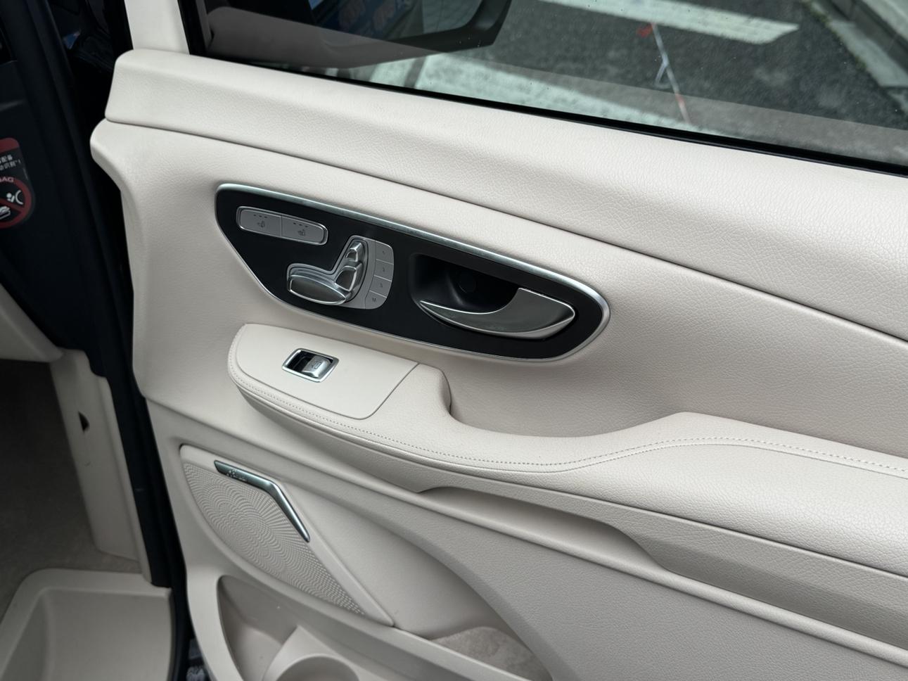Mercedes-Benz V-Класс 2022 thumb 7